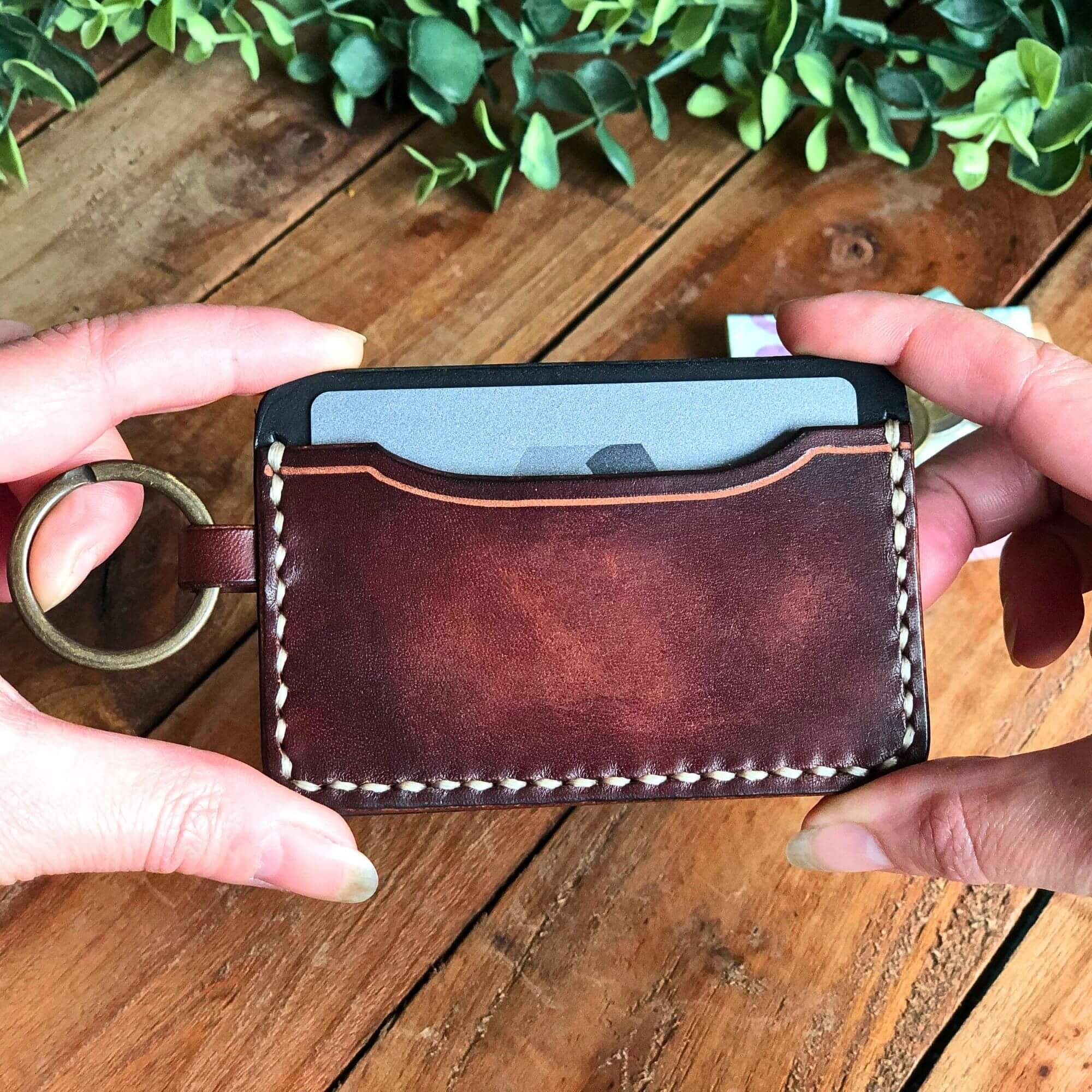Leathercraft pattern for a keychain card wallet