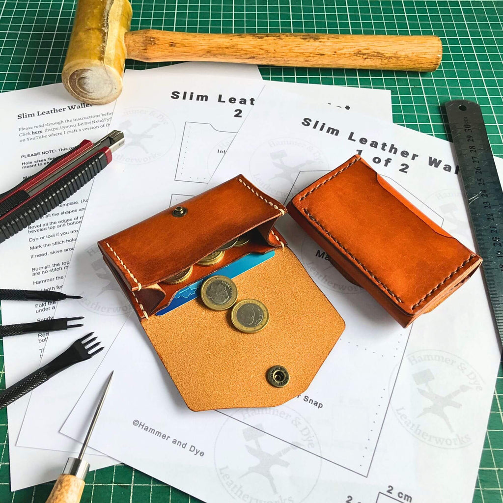 Printable leathercraft pattern for a slim wallet with a coin pocket