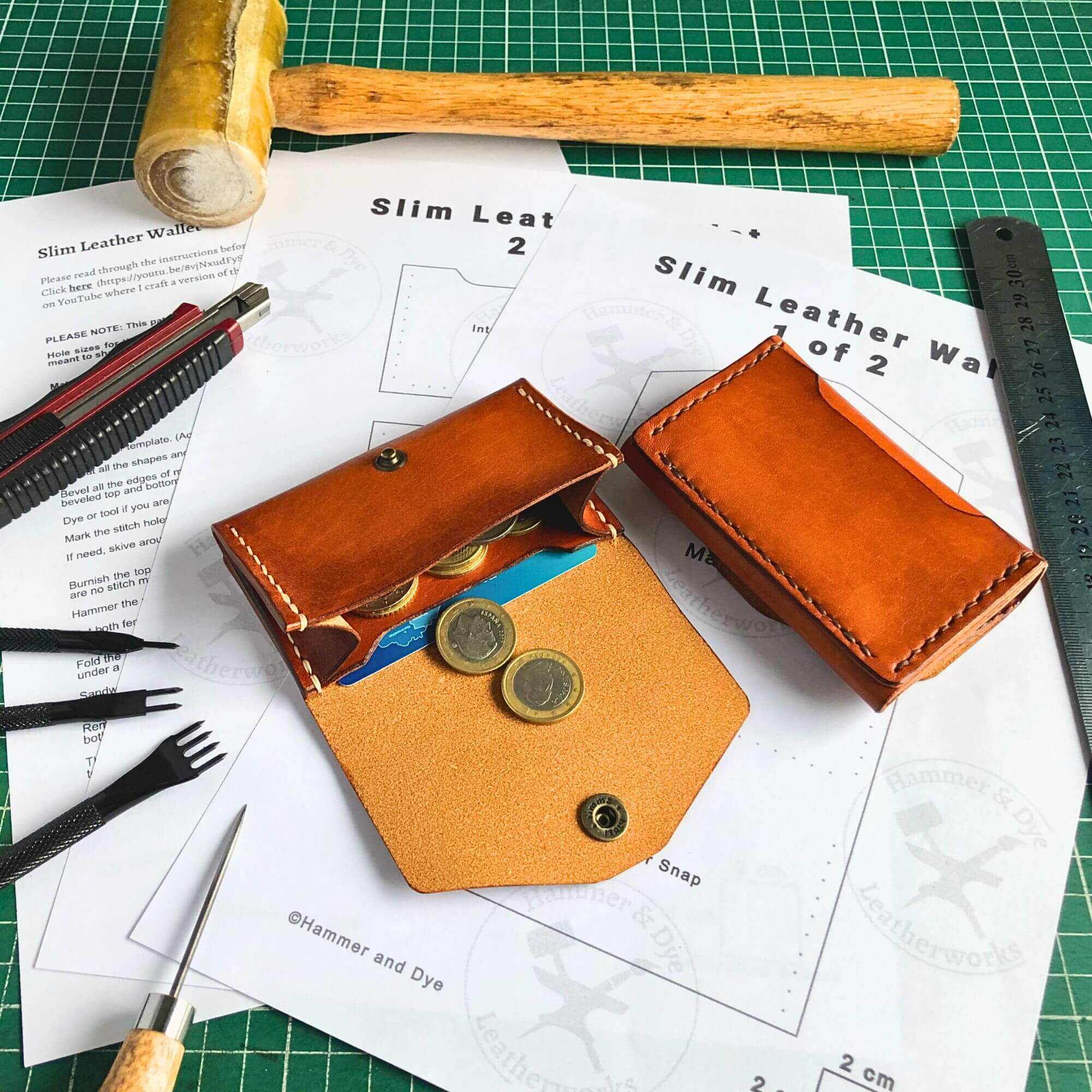 Printable leathercraft pattern for a slim wallet with a coin pocket